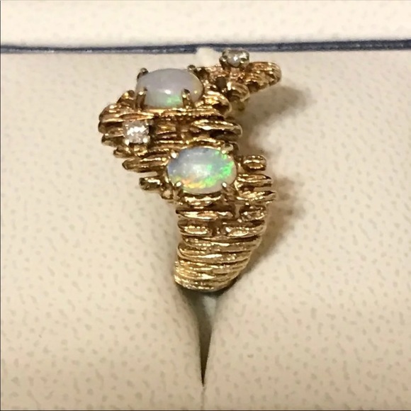 14K Gold Opal & Diamond Ring - Picture 6 of 8